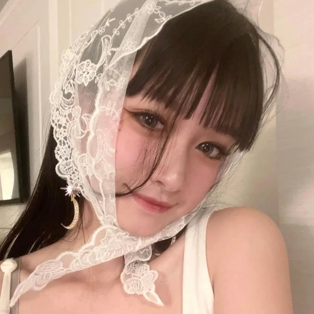 金牌客服董董恩